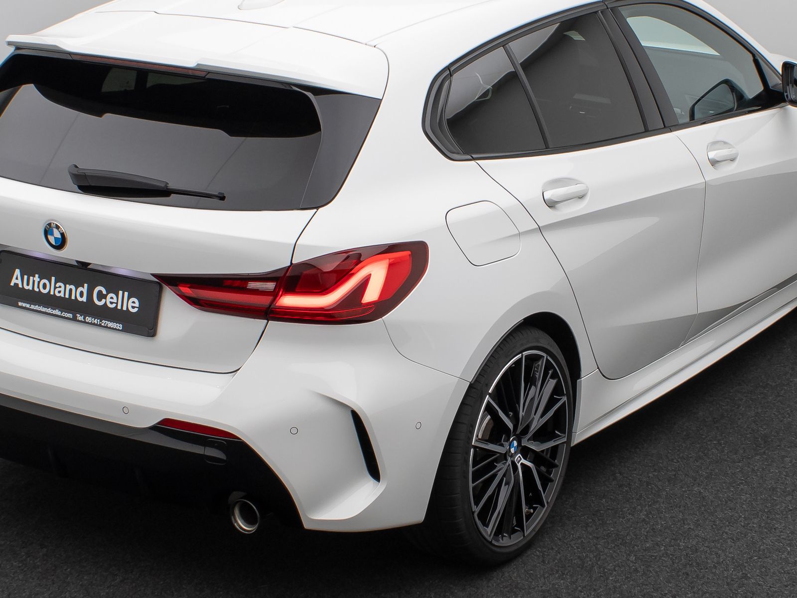 Fahrzeugabbildung BMW 120i M Sport Panoram Kamera DAB HiFi Komfort 19"