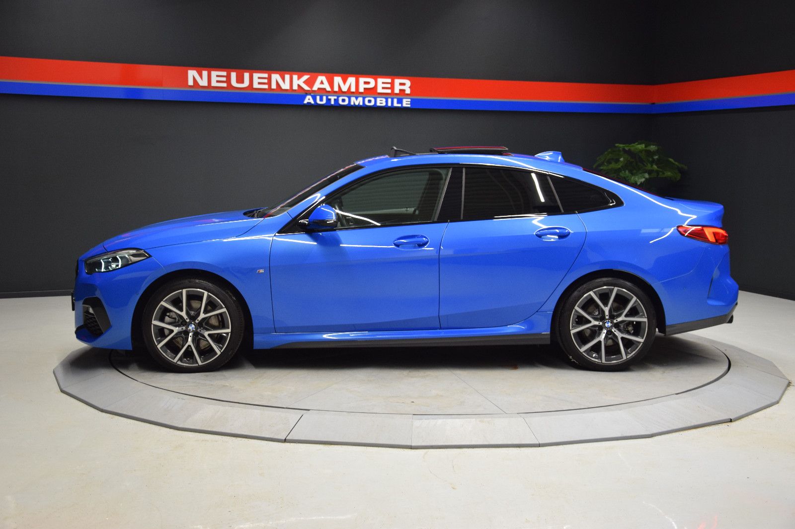 Fahrzeugabbildung BMW 220 d xDrive Gran Coupé M Sport Pano ACC Memory