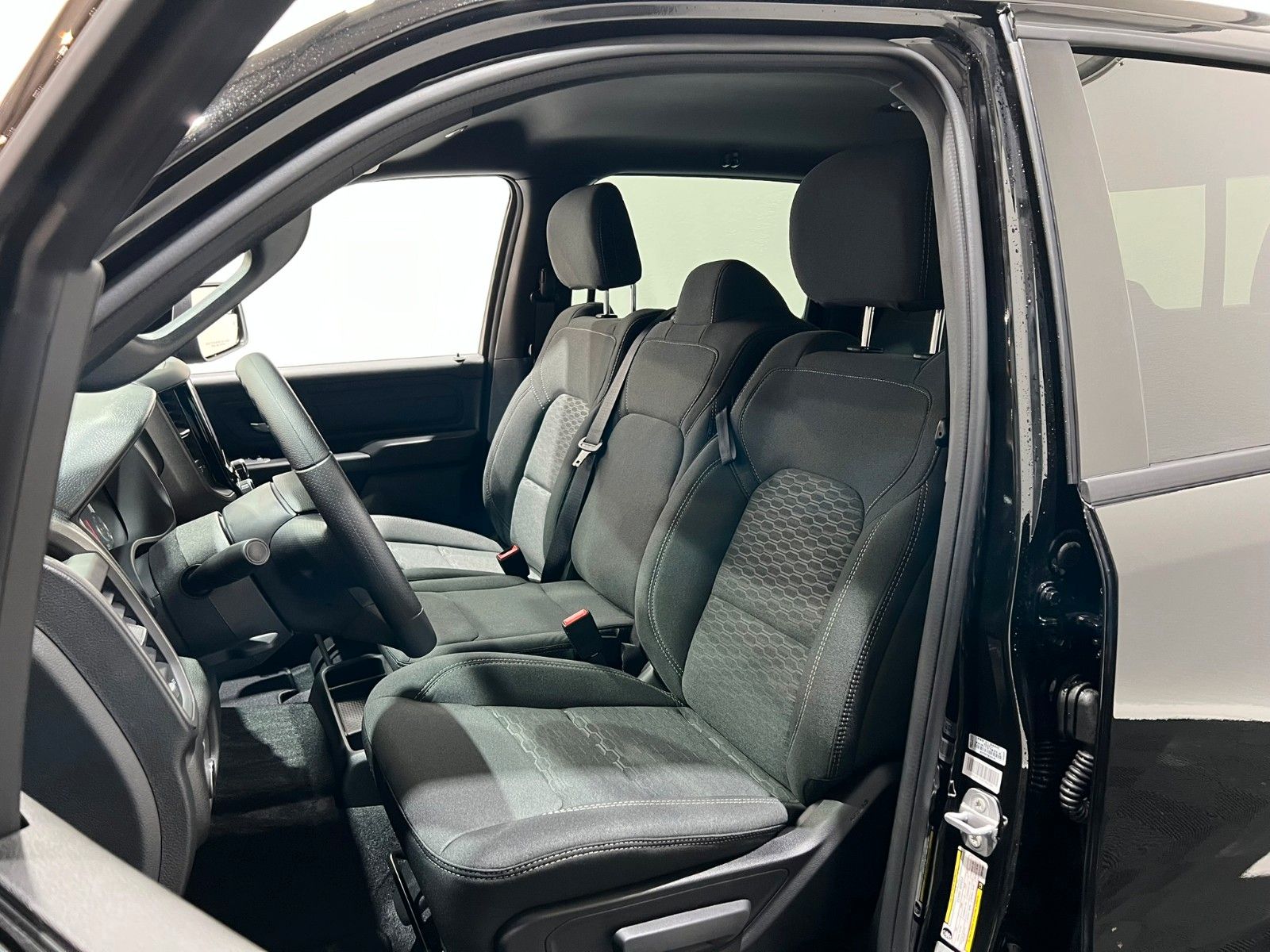 Fahrzeugabbildung Dodge RAM 1500 Tradesman Night 3.0L MY25 *6. Sitz*