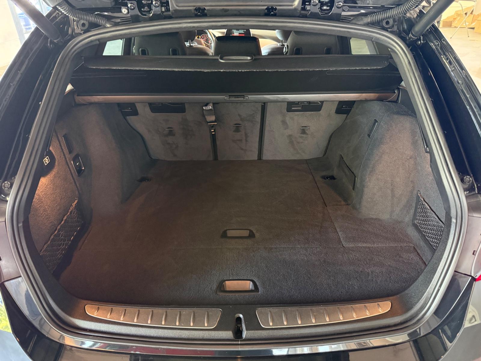 BMW 320i Touring Advantage LED/Memory/HUD/Pano/ACC