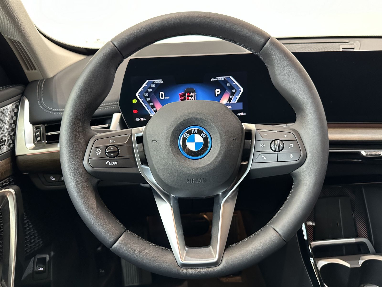 Fahrzeugabbildung BMW iX1 xDrive30 Komfortzugang, xLine, AHK Head-Up