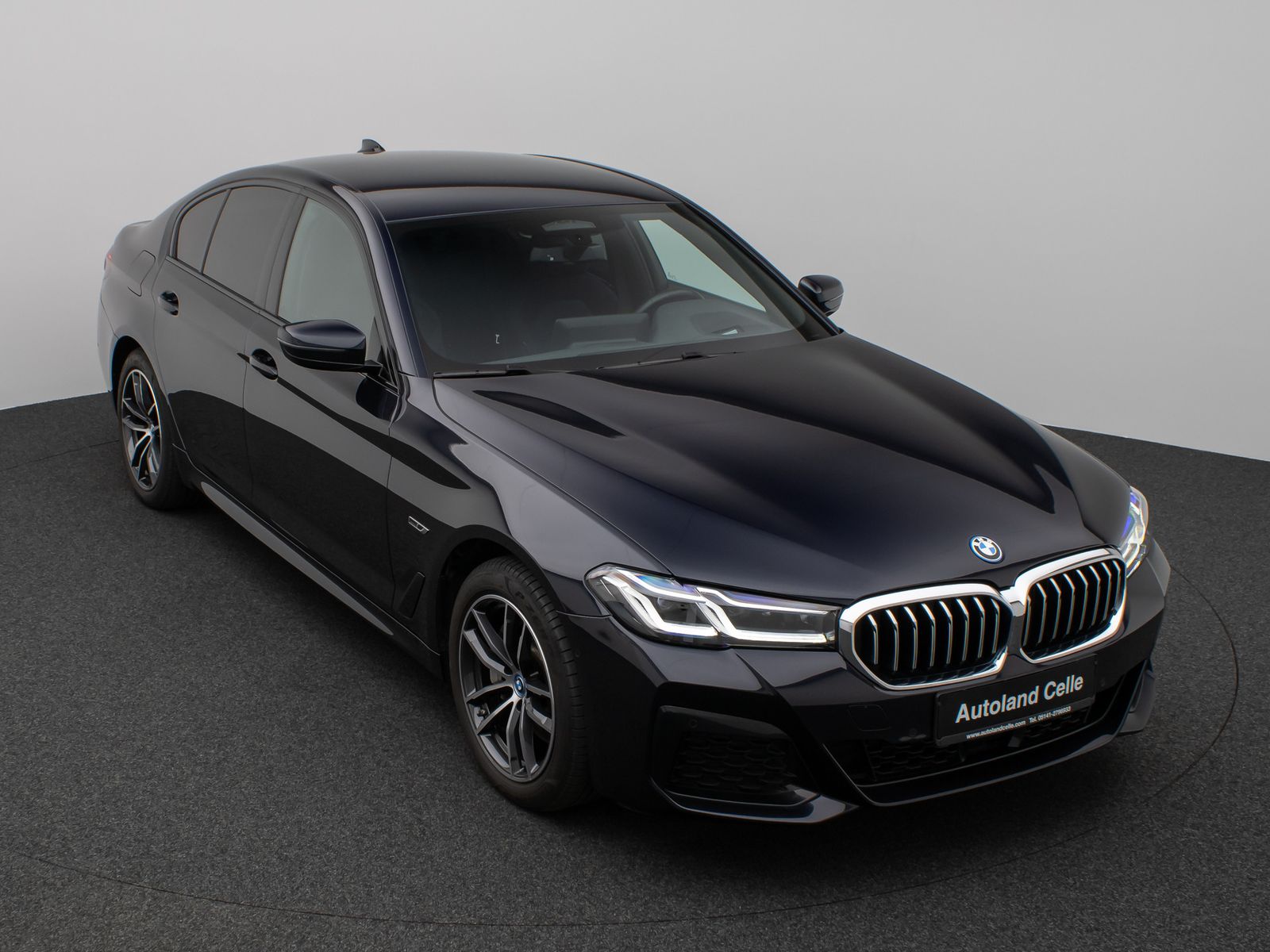 Fahrzeugabbildung BMW 520e M Sport Kamera Laser HUD DAB HiFi Komfort