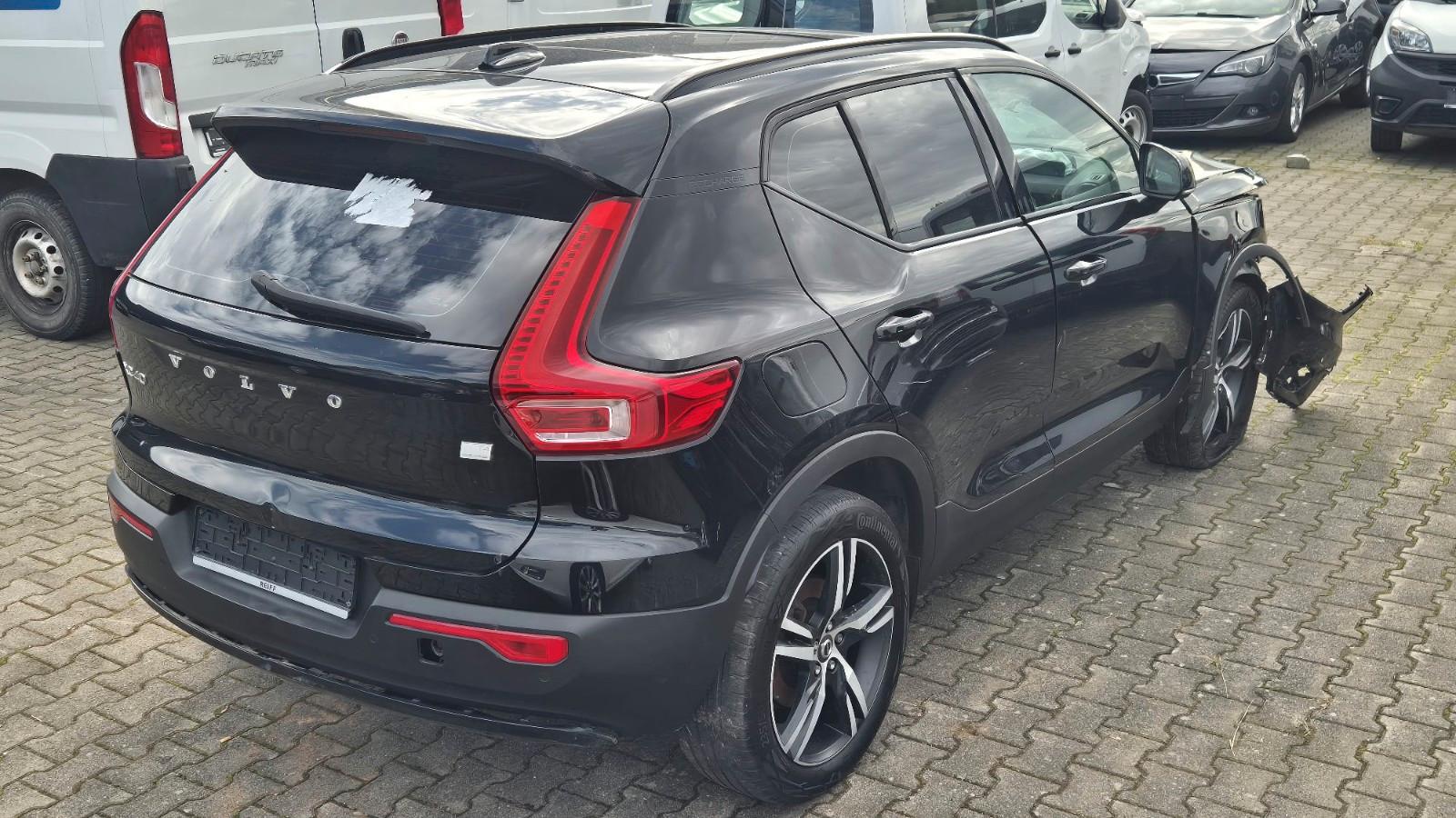 Volvo XC 40 R Design Recharge 2WD*Leder*LED*Sportfahrw