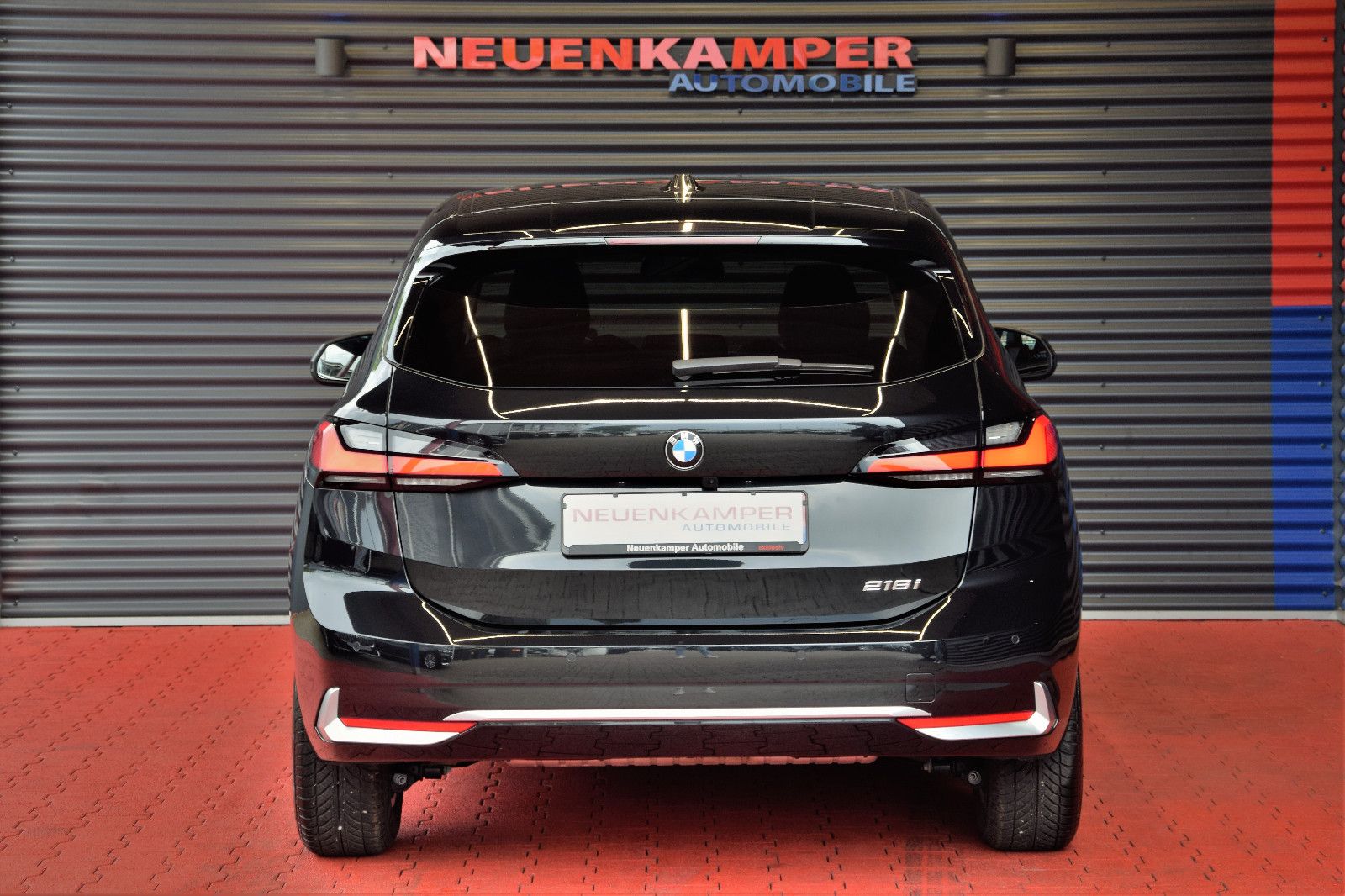 Fahrzeugabbildung BMW 218i Active Tourer Luxury Line Pano LED 360° HuD