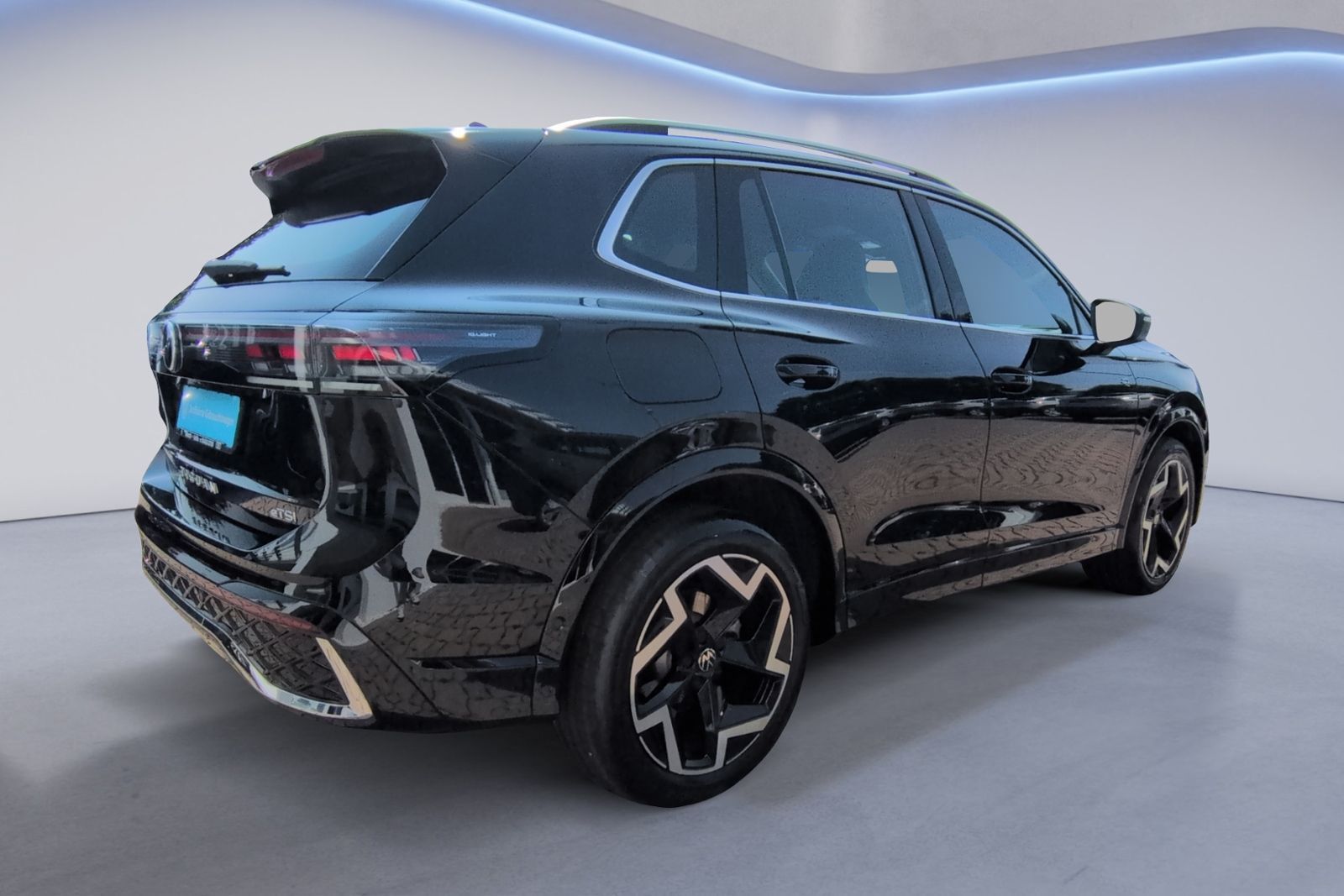 Tiguan R-Line 1.5 eTSI DSG +LED+NAVI+SHZ+KAMERA