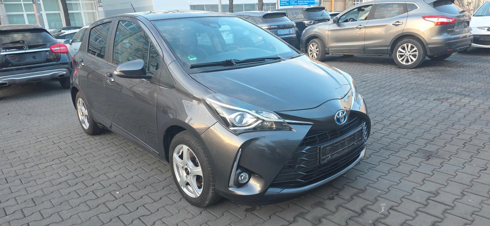 Toyota Yaris Hybrid Y20 Team D TÜV+INSPEKTION NEU