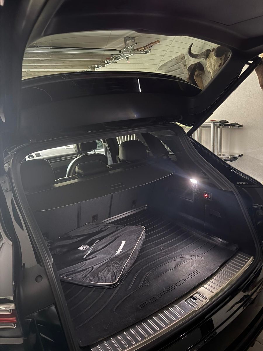 Fahrzeugabbildung Porsche Cayenne Turbo Matrix*Hinterachslenkung*Garantie