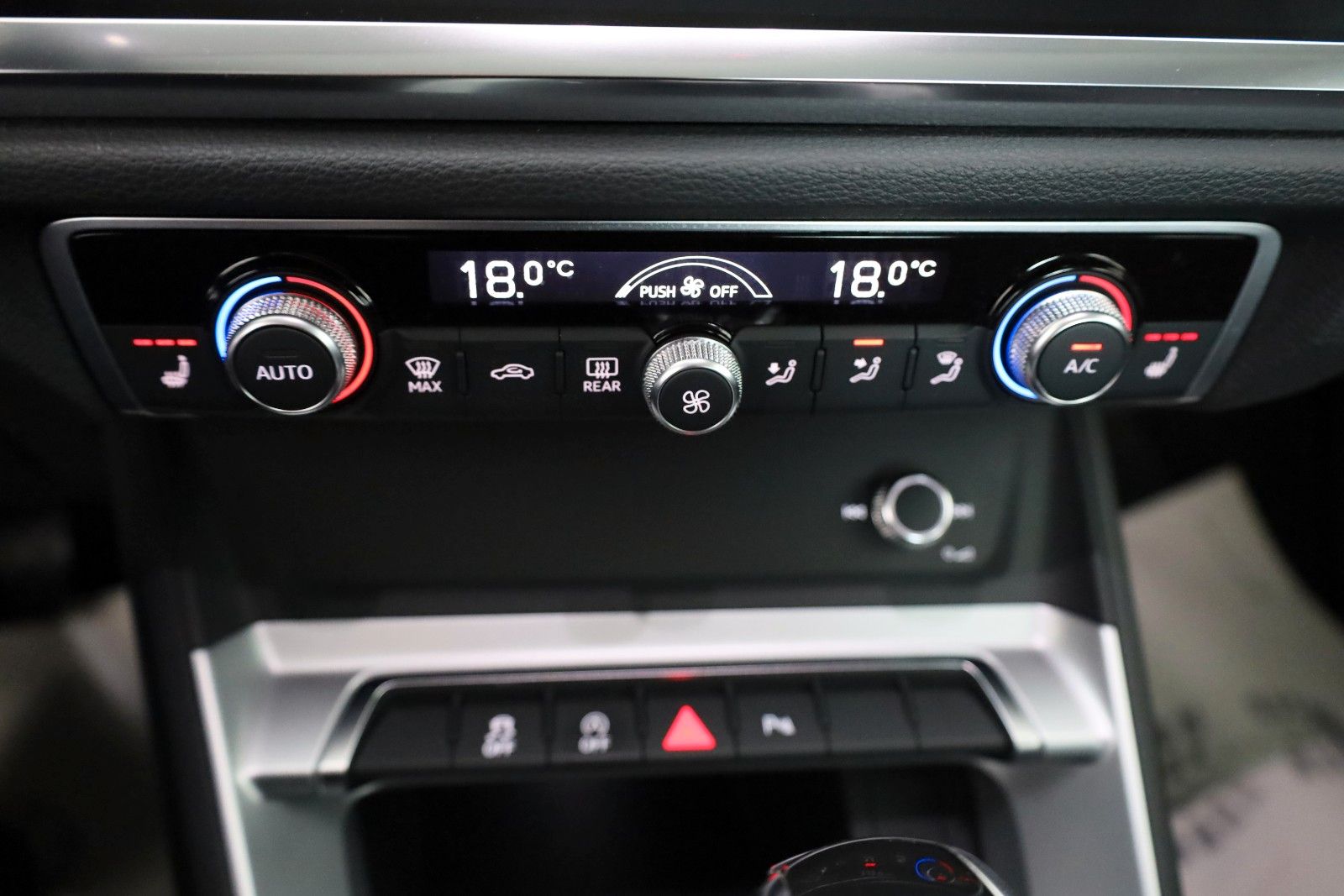 Fahrzeugabbildung Audi Q3 35 TFSI advanced,Navi,SH,PDC,8fach bereift