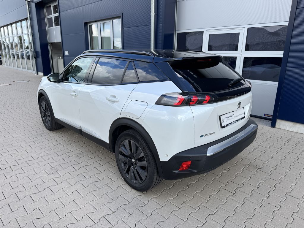 Peugeot 2008 Elektro GT Pack OBC 11KW Leder Pano Sitzhzg imagem 3