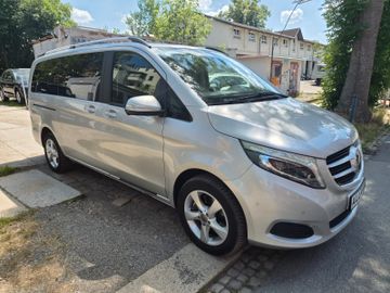Mercedes V 220 - 6