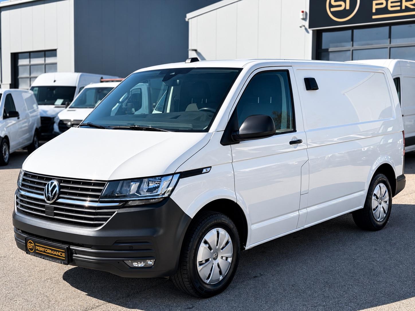 Volkswagen T6.1 Transporter DSG NAVI KAMERA SORTIMO ACC STH