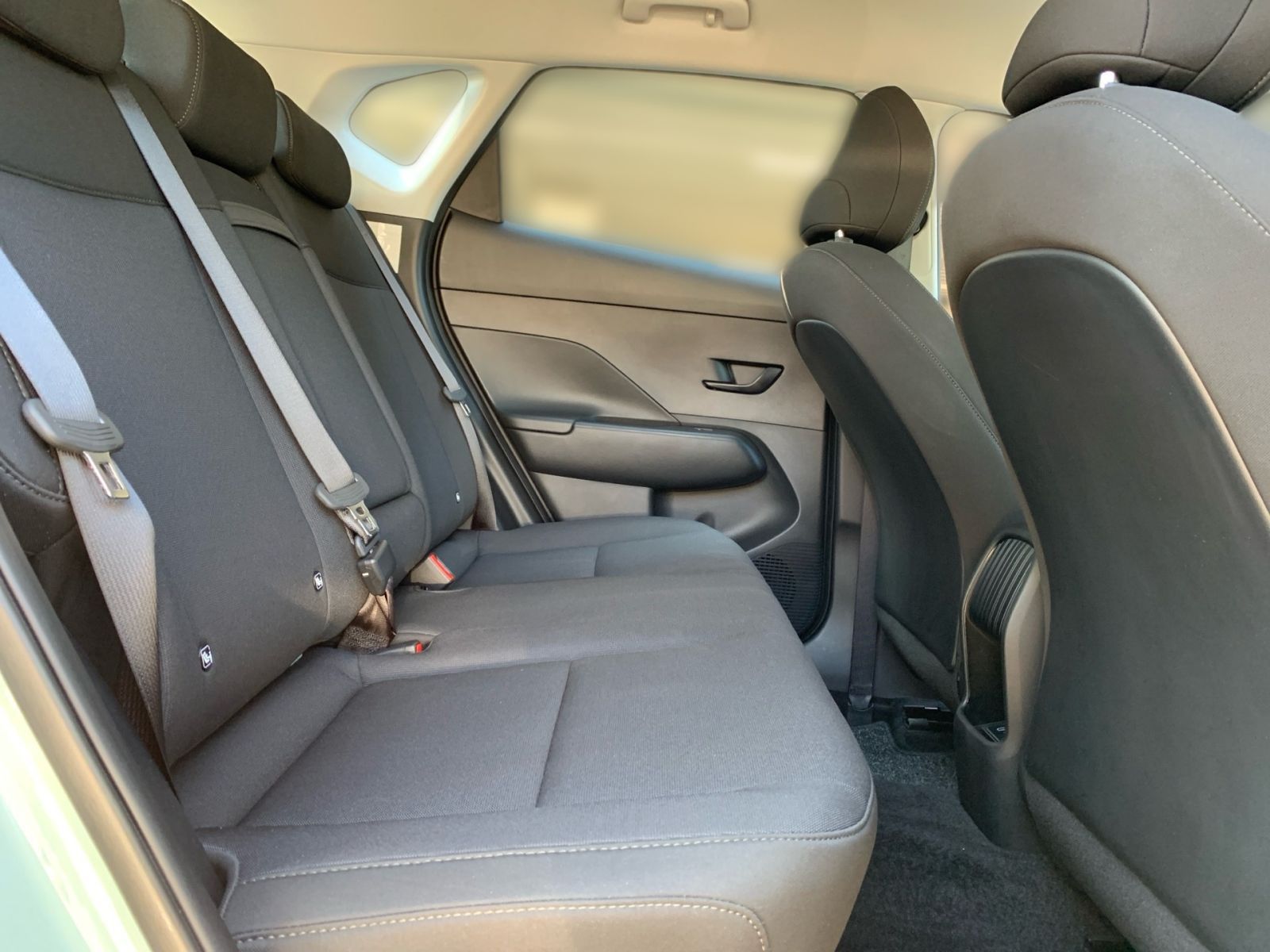 Fahrzeugabbildung Hyundai KONA 1.6 T-GDI Select Navi Allwetter