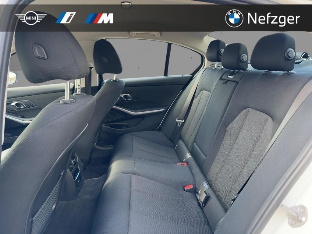 BMW 318 i Limousine  LiveCockpit Prof HIFI Sys. AHK foto 8