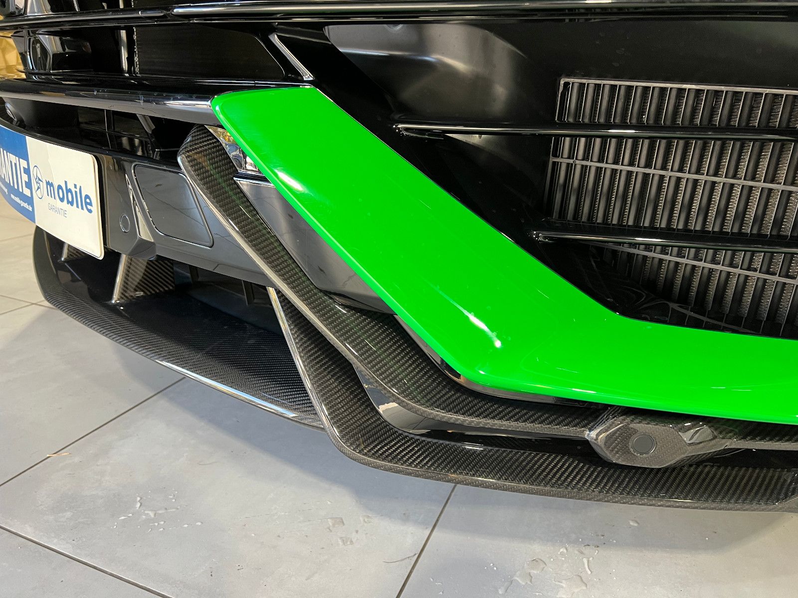 Fahrzeugabbildung Lamborghini Urus 4.0 V8 Performante/CARBON/3-D B&O/4-SEAT/