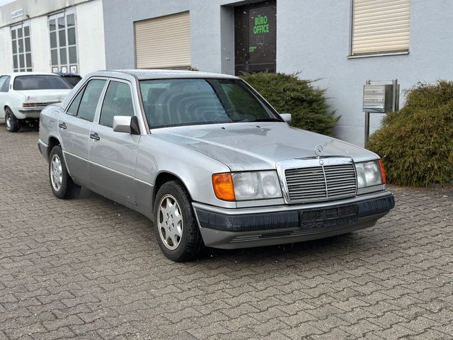 Mercedes-Benz E 280 W124 / AUT. / SCHIEBED. / KLIMA / SHZ / DE