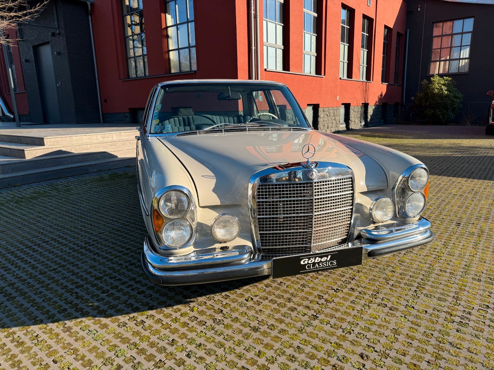 Fahrzeugabbildung Mercedes-Benz 280 SE L 3.5