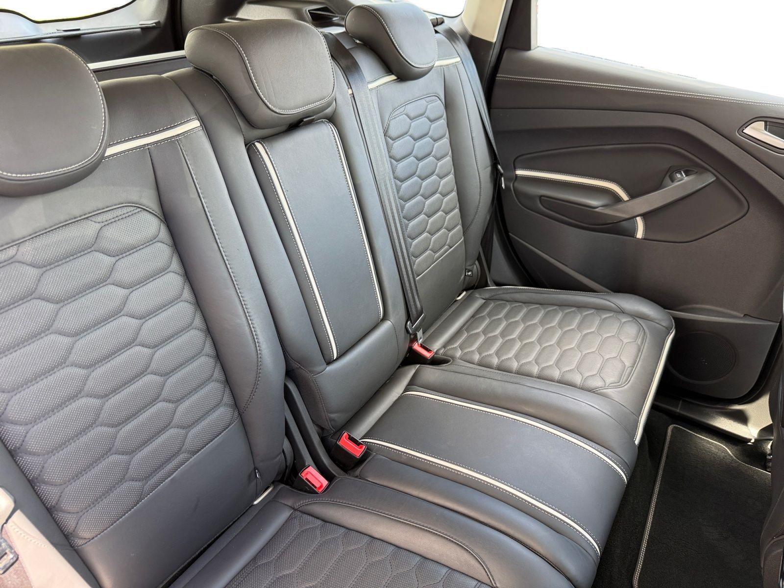 Fahrzeugabbildung Ford Kuga 1.5 EcoBoost Vignale 4x4 OPF RFK AHK