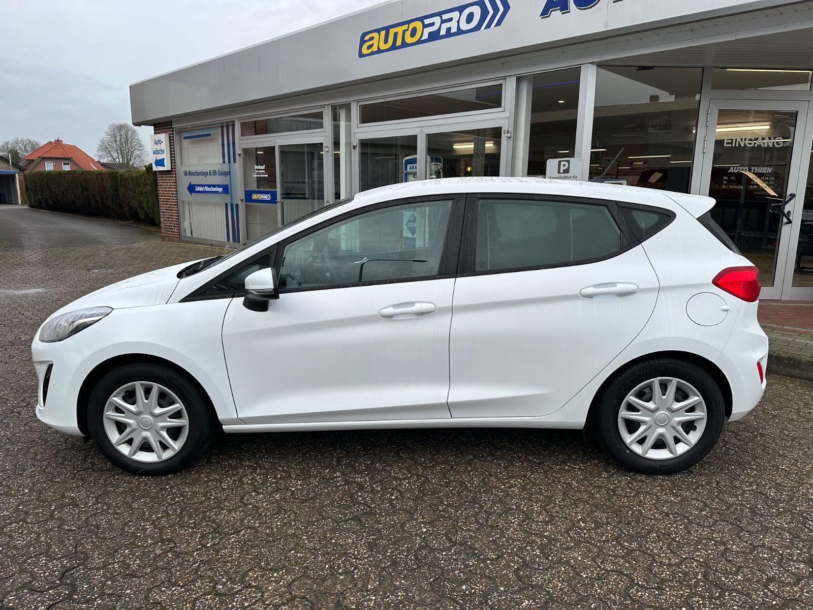 Fahrzeugabbildung Ford Fiesta 1.1 Cool & Connect Sitzheizung/AppConnect