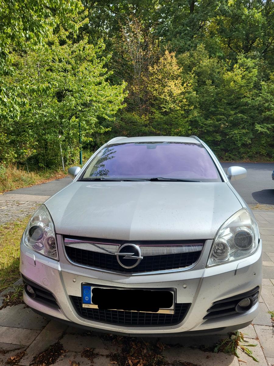 Opel Vectra 2006 — салон