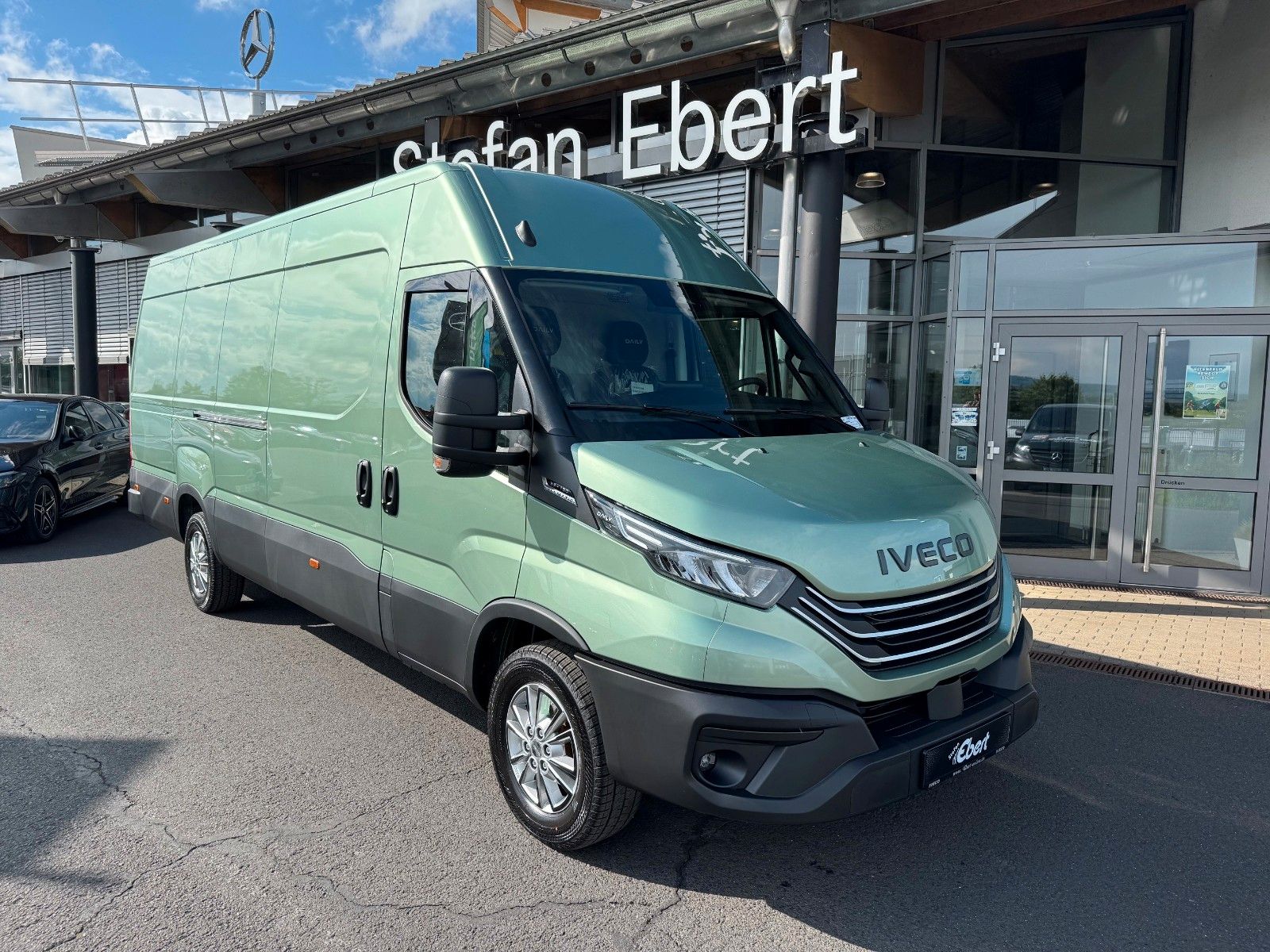Fahrzeugabbildung Iveco Daily 35S18 HA8 3.0L *R4.100mm*Automatik*AHK*LED