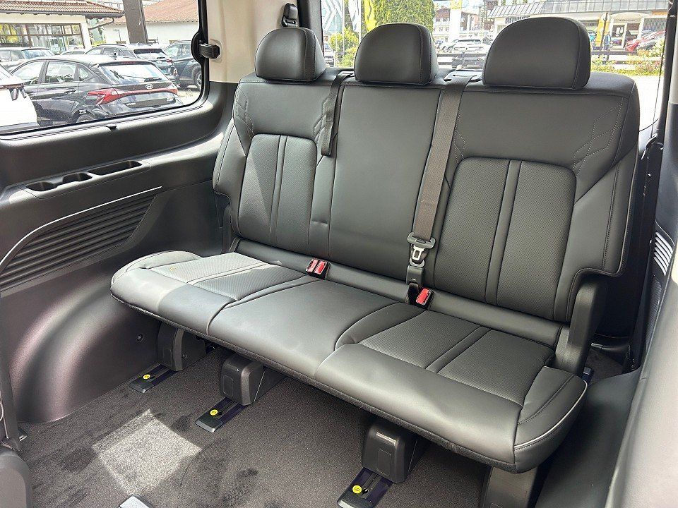 Fahrzeugabbildung Hyundai STARIA HEV 7SITZER 1.6T 6AT SIGNATURE PANO BOSE+