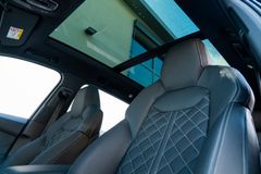 AUDI Q7 TDI / S LINE/ 22"/ ADVANCED/ PANO/ 7 SITZE AUDI Q7 TDI / S LINE/ 22"/ ADVANCED/ PANO/ 7 SITZE