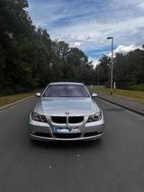 BMW 320i - - BMW 320 aus 2005: 320i