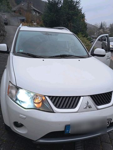 Mitsubishi Outlander 2,2 Diesel 7-Sitzer L...