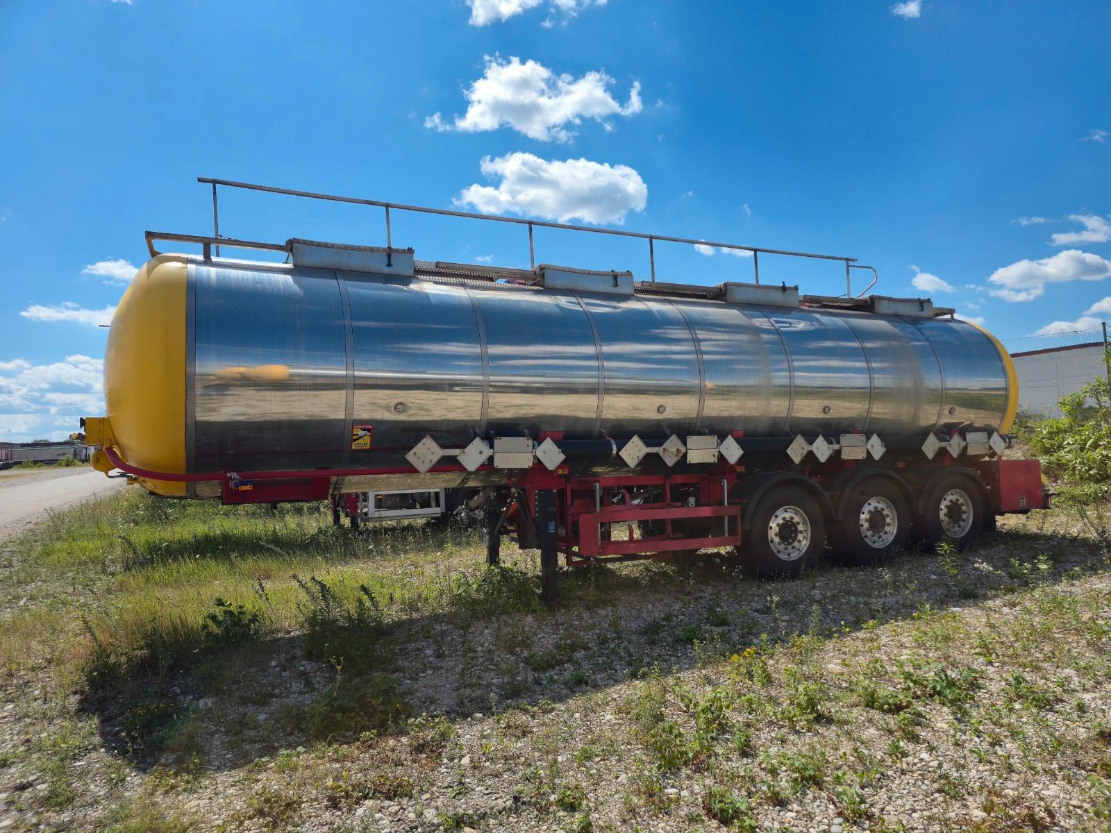 Schwarzmüller 3 Achs Tanksattelauflieger 4 Kammer