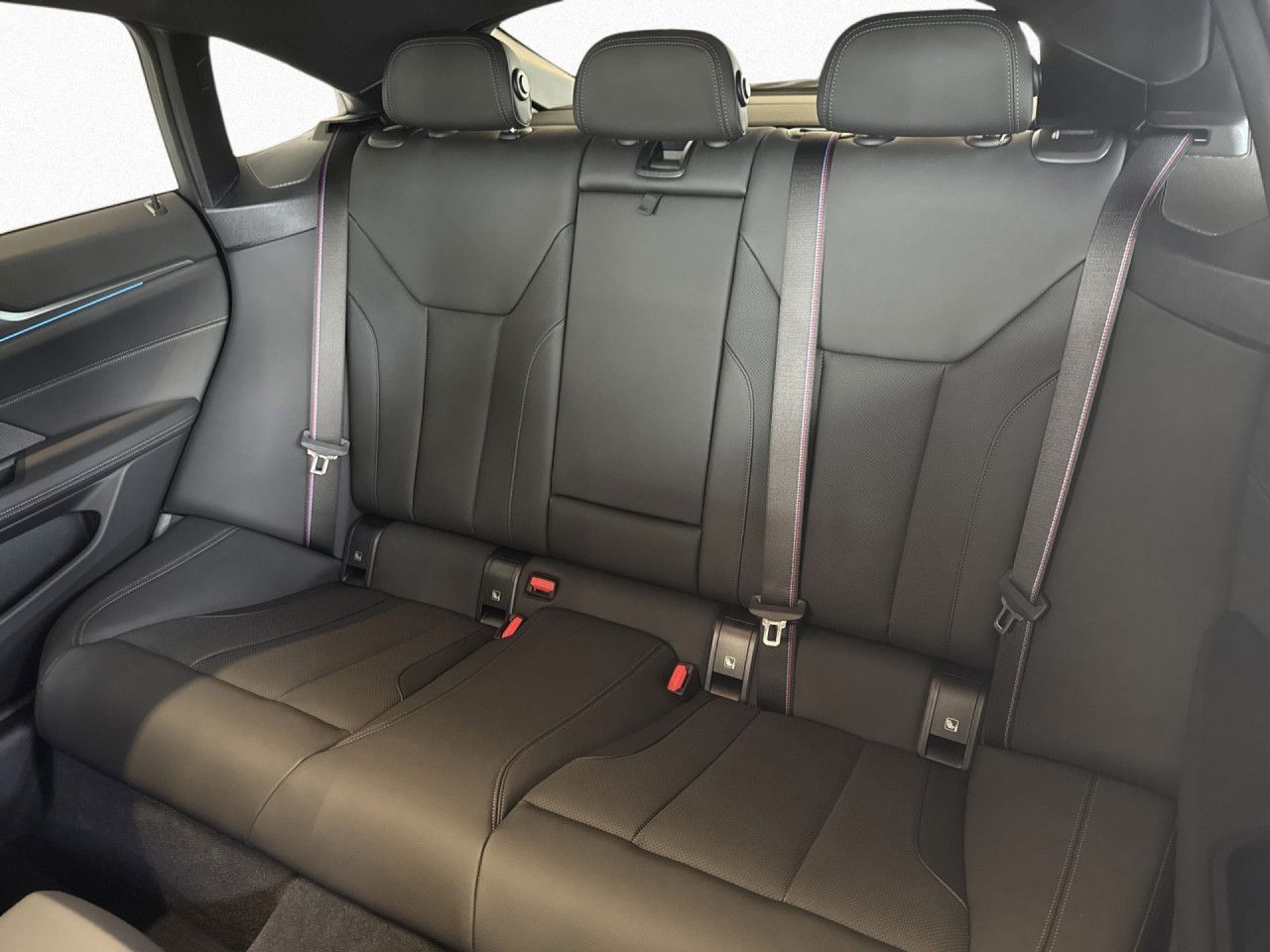 BMW i4 - Bild 16