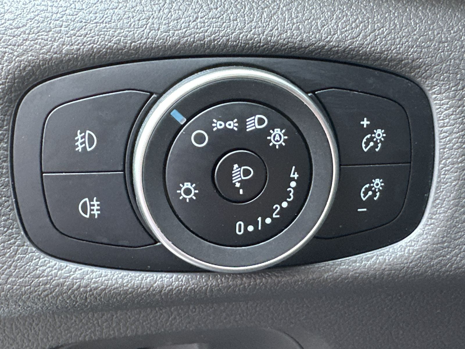Fahrzeugabbildung Ford Transit 310 L3H2 KLIMA+PDC+DAB+TEMPOMAT