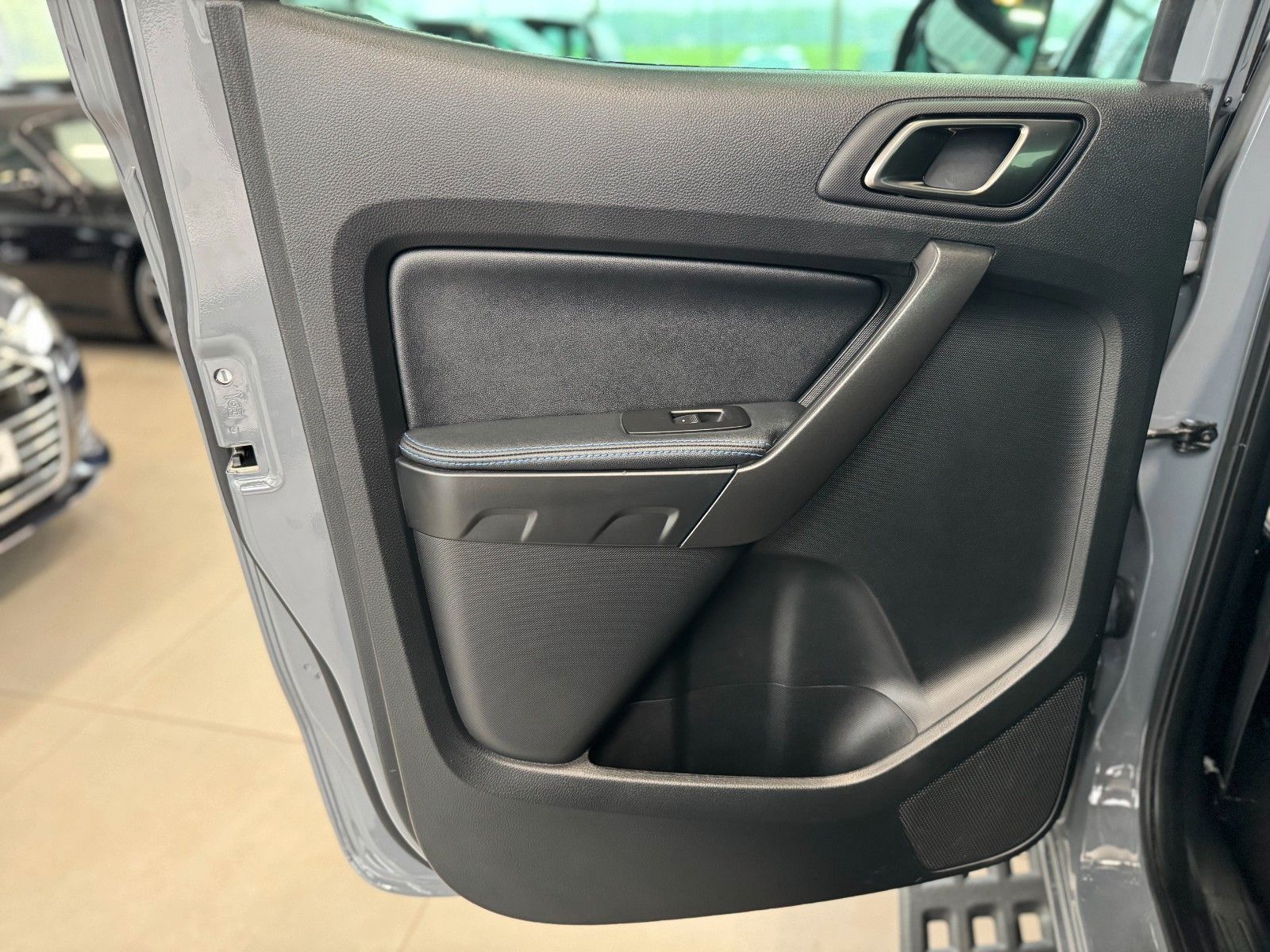 Fahrzeugabbildung Ford Ranger 2.0TDCi Panther Raptor DoKa 4x4 Standhzg.