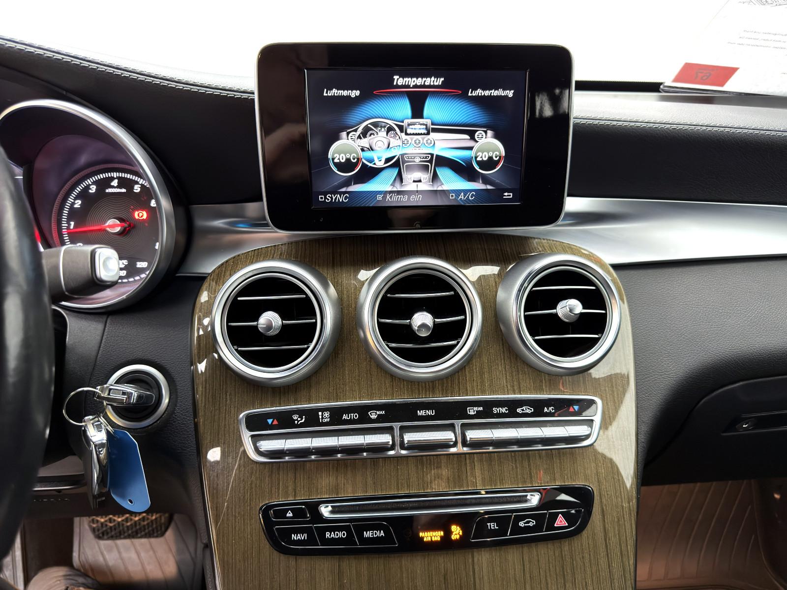 Mercedes-Benz GLC 250 4Matic *LED*SHZ*Navi*RFK*