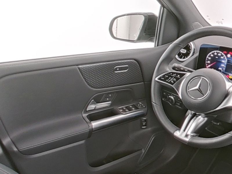 Fahrzeugabbildung Mercedes-Benz B 200 Progressive*Night*Kamera*LED*18"*Carplay*