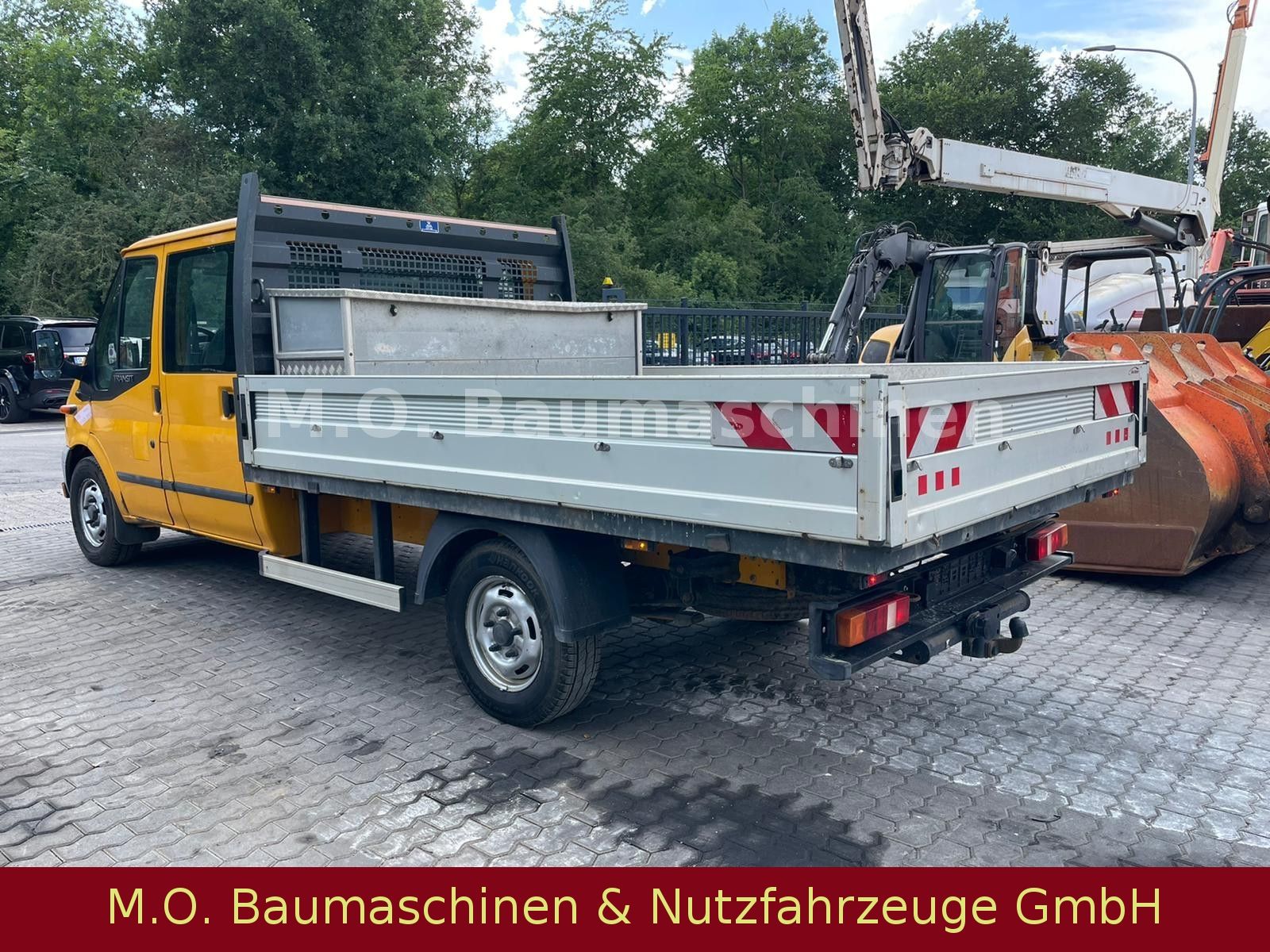 Fahrzeugabbildung Ford Transit Pritsche FT 350 EL /  DOKA / AC /