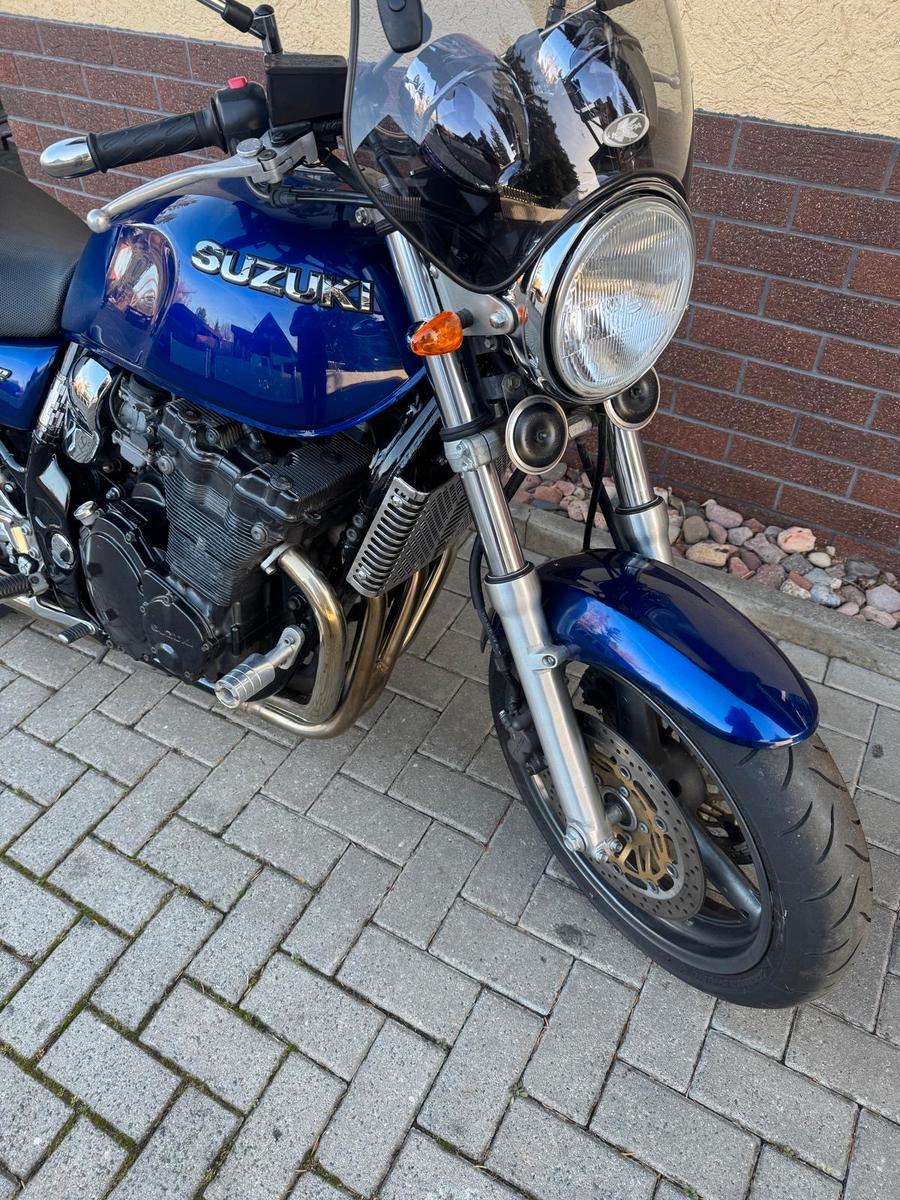Suzuki GSX750 Sportauspuff und Sturzpads