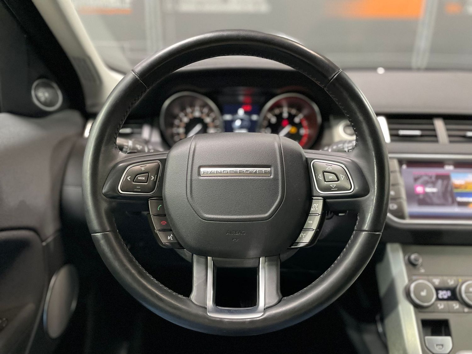 Fahrzeugabbildung Land Rover Range Rover Evoque 2.0TD Pure #Kamera#Navi#LED