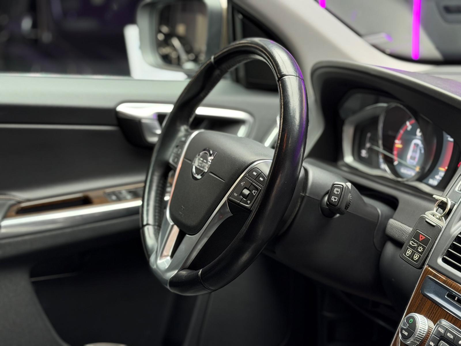 Volvo XC 60 Summum 2WD/Bi-Xenon/Volleder/CAM/BT