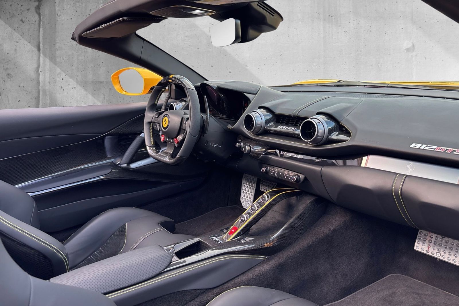 Fahrzeugabbildung Ferrari 812 GTS*Atelier*all Carbon*painted*ADAS