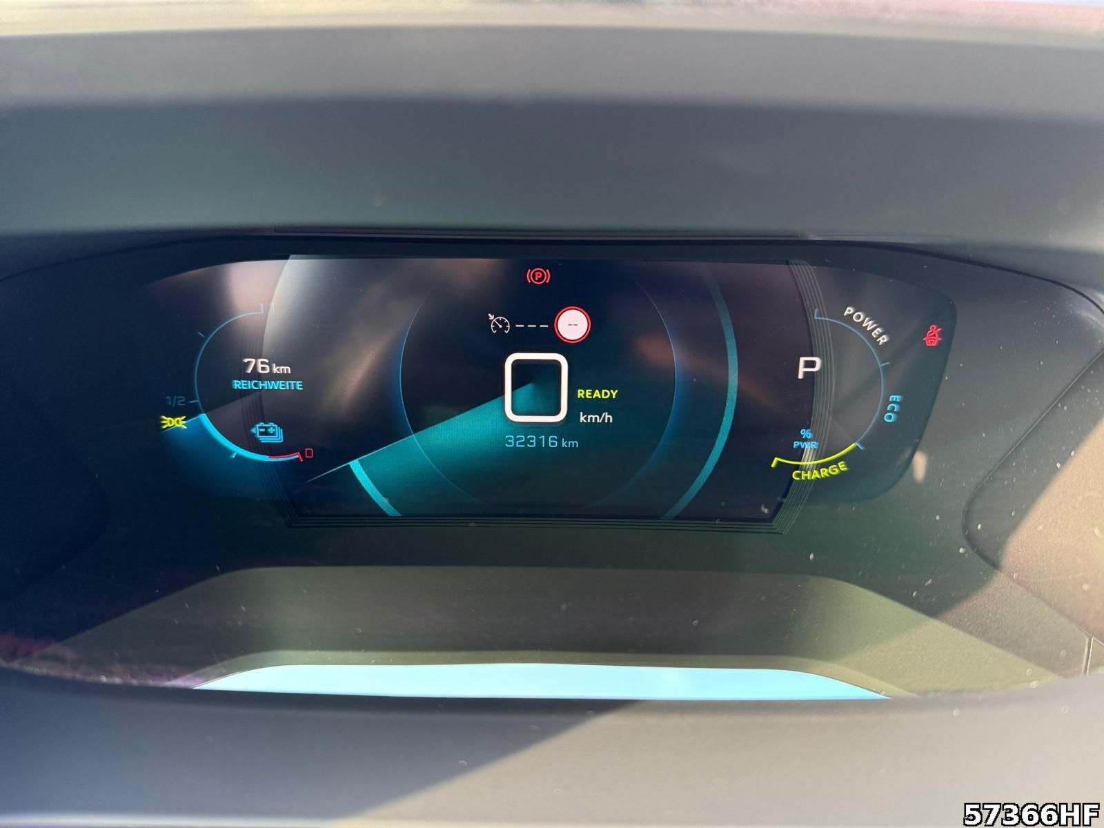 Fahrzeugabbildung Peugeot e-2008 Allure Pack