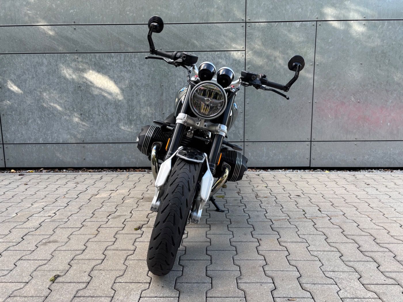 Fahrzeugabbildung BMW R nine T 100 Jahre Edition Oil Inclusive
