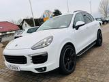Porsche Cayenne Diesel Platinum Edition - Porsche Gebrauchtwagen in Lübeck
