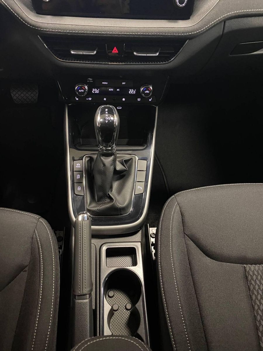 Fahrzeugabbildung SKODA Fabia 1.0 TSI DSG 130 Top Selection+ACC+TOTWINK