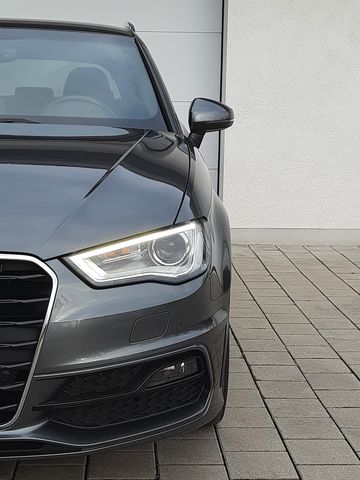 Audi A3 Sportback/3xS-line Sportpaket/Bi-Xen/Navi/18"