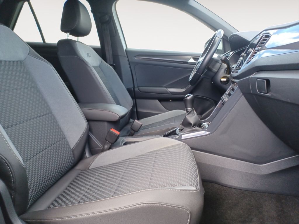 Fahrzeugabbildung Volkswagen T-Roc 1.5 TSI Sport R-Line LED Navi, ACC