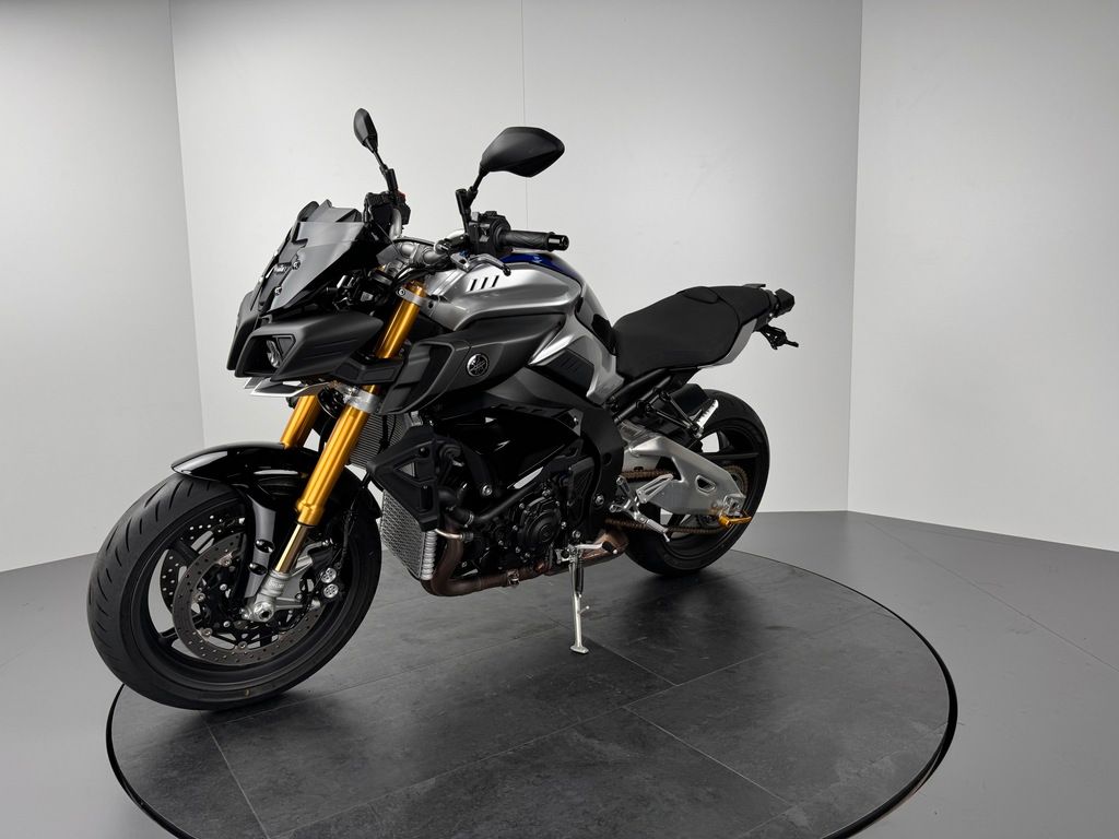 Fahrzeugabbildung Yamaha MT-10 SP *AKRA *1. HAND *SERVICE NEU