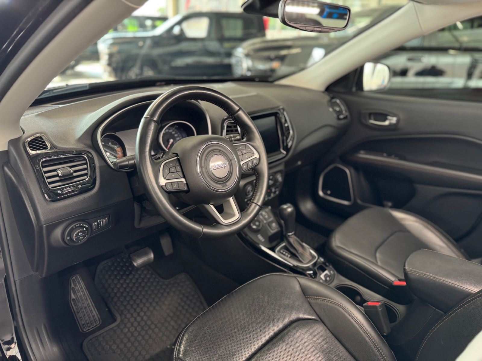 Fahrzeugabbildung Jeep Compass 1.4 T Limited 4WD "AHK GJR Luxus-Paket "