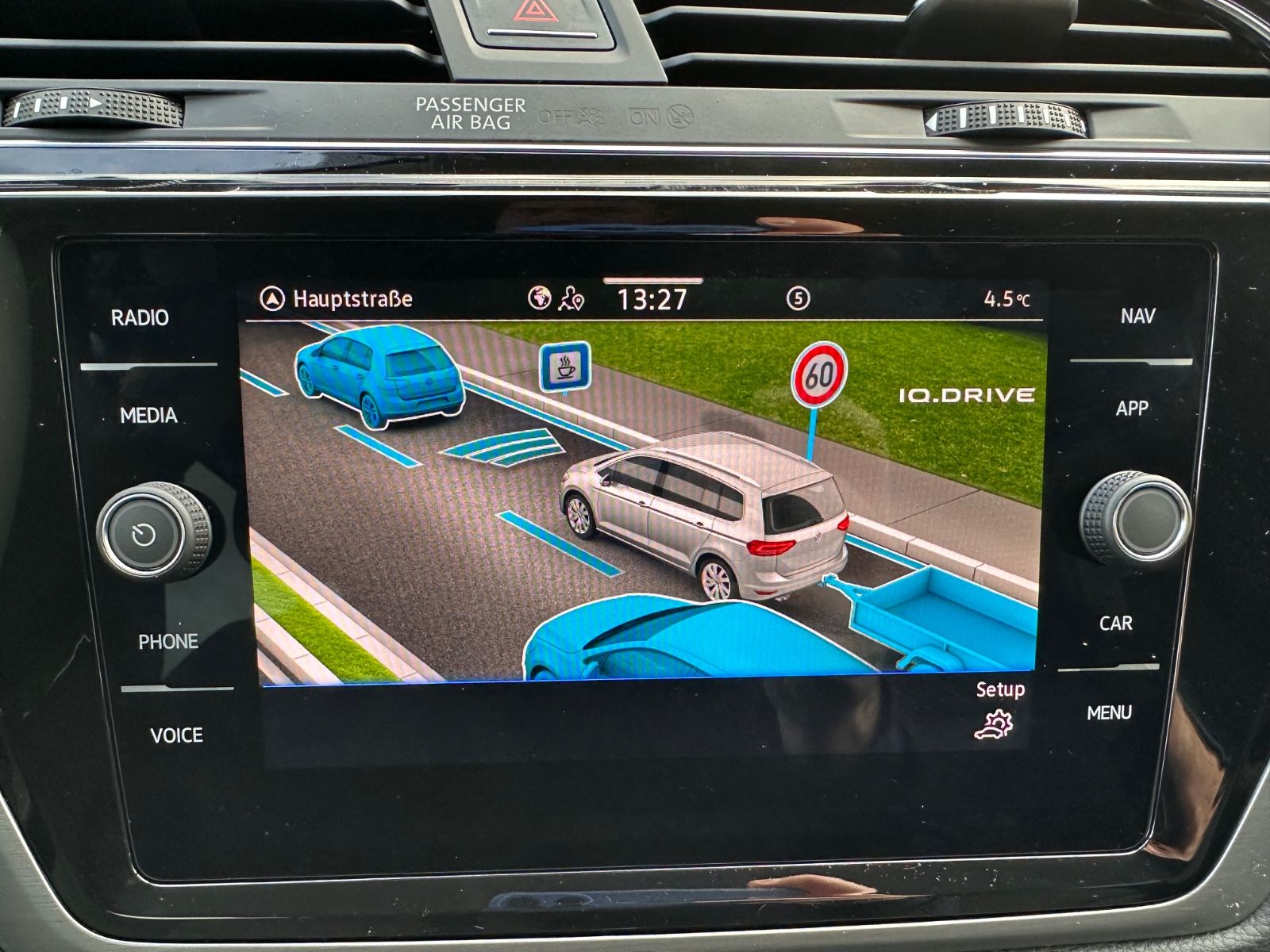 Fahrzeugabbildung Volkswagen Touran Comfortline 1.5 TSI DSG AHK/LED/Navi/SHZG