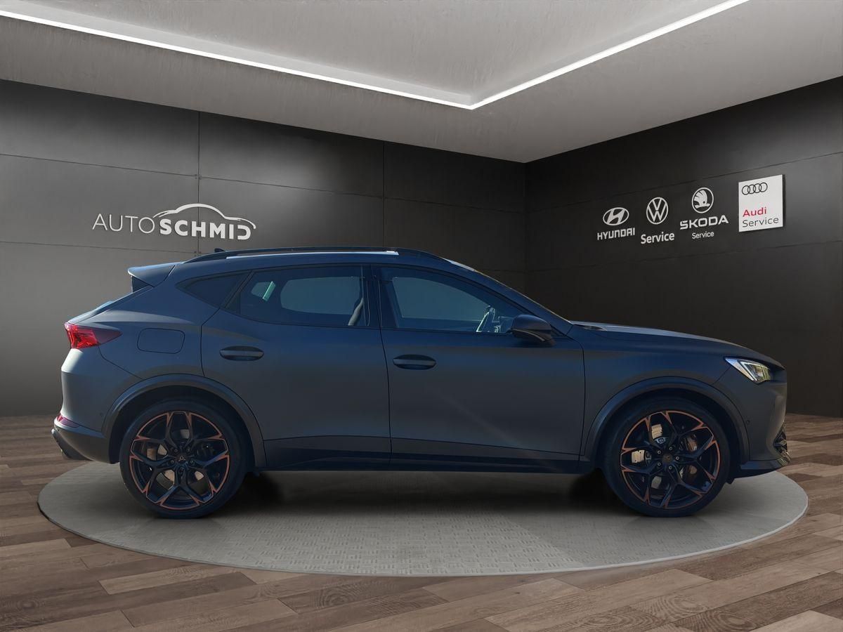 Formentor VZ5 4Drive 2.5 TSI Carbon NAVI LED APP