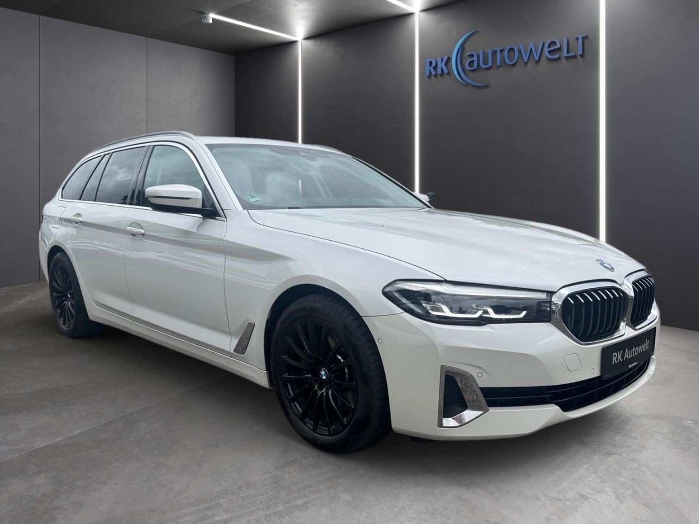 BMW 530 d xDrive Luxury Line Touring Panorama Park-A foto 2